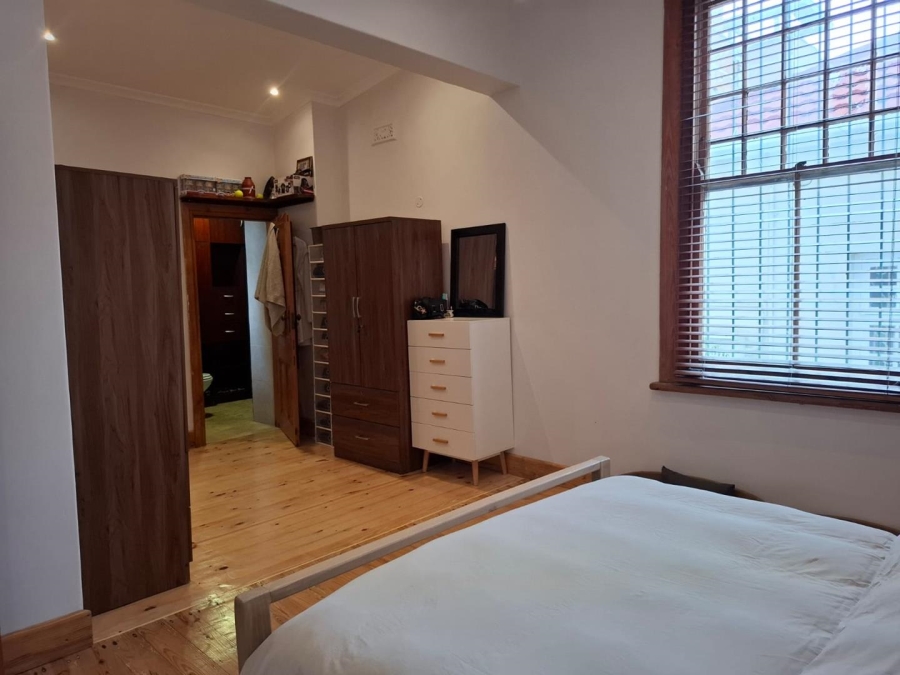 3 Bedroom Property for Sale in Sea Point Western Cape